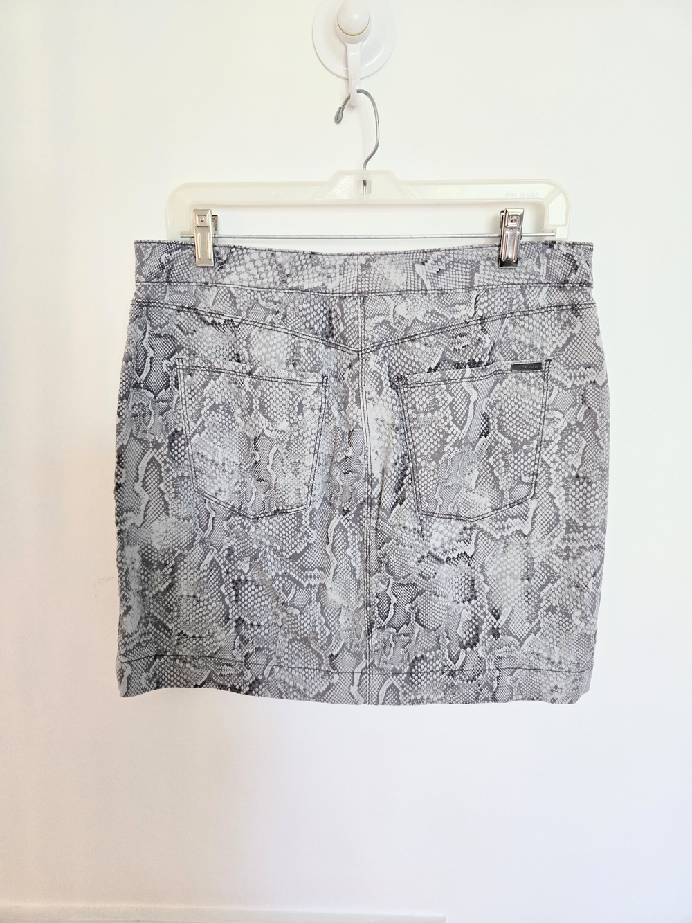 White House Black Market Gray Snake-Print Button Front Mini Skirt Womens Size 10 - Picture 2 of 9